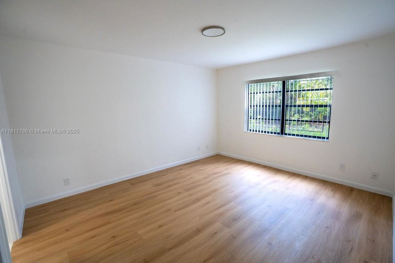 136 S Cypress Rd #314A - Photo 6 of 8