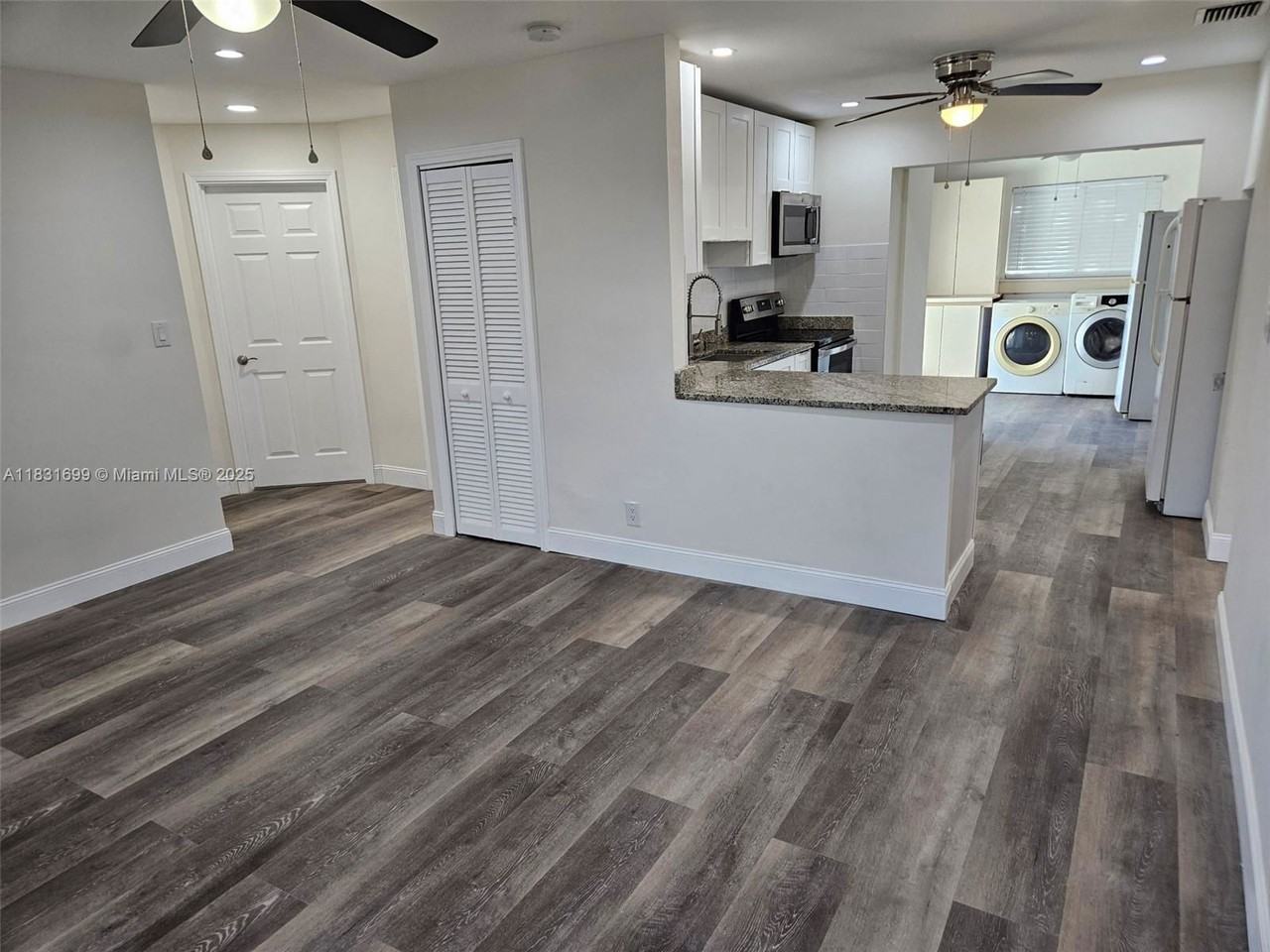 2551 Ne 7th Ter #2551A - Photo 2 of 8