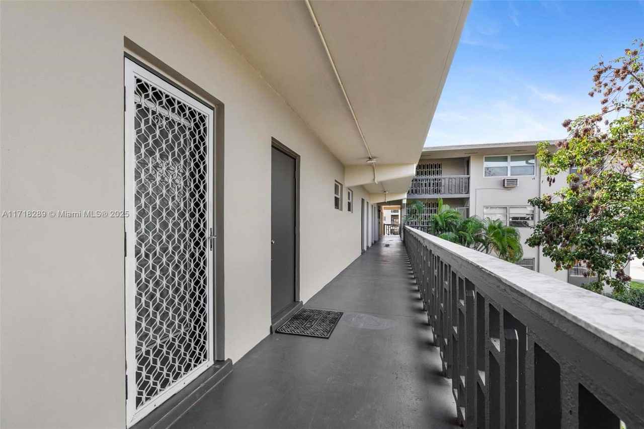 1250 E Sample Rd #208A - Photo 2 of 8