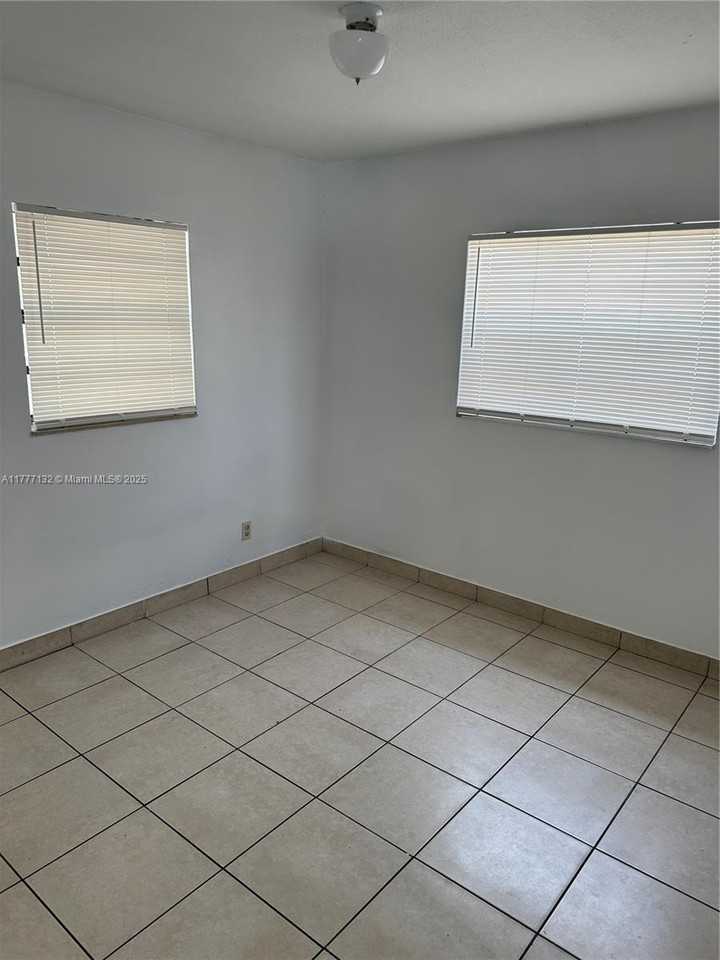 210 Nw 18th St #210A - Photo 7 of 8