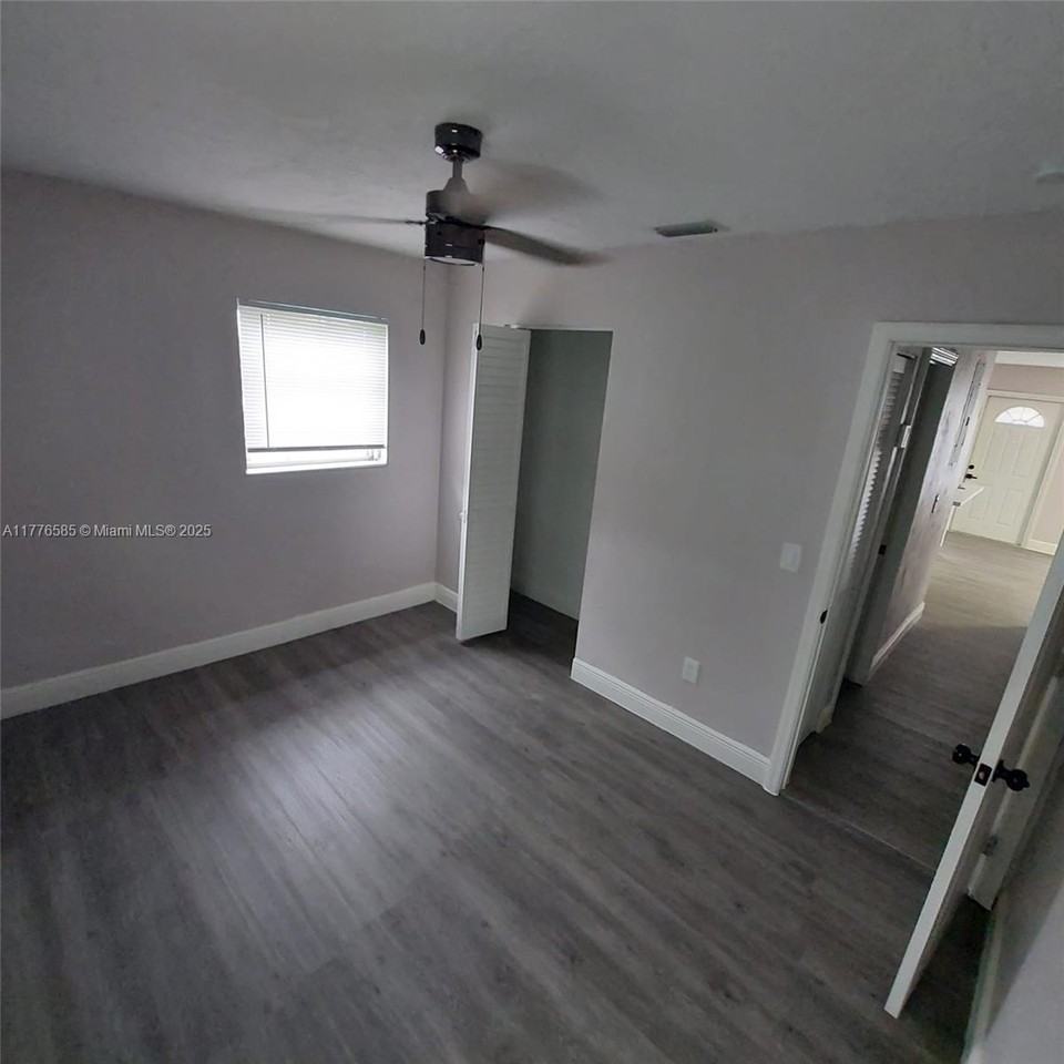 790 Nw 17th St #0A - Photo 3 of 7