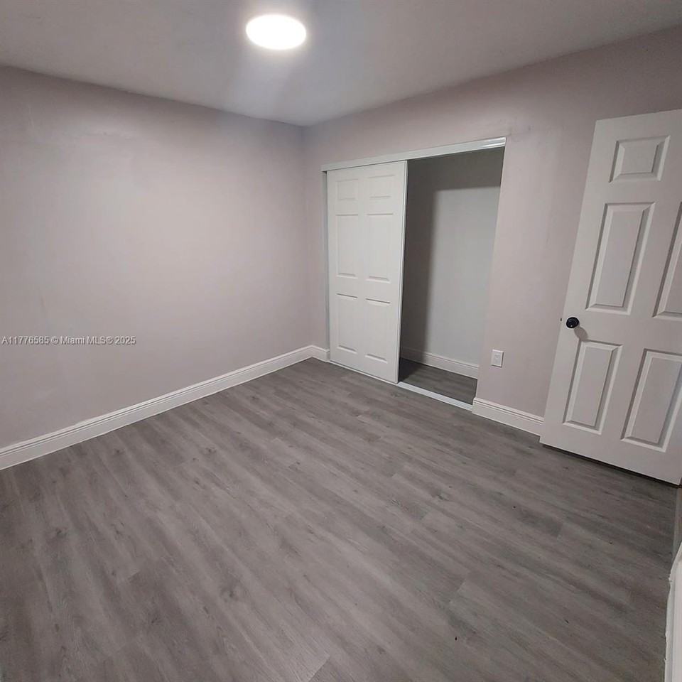 790 Nw 17th St #0A - Photo 5 of 7