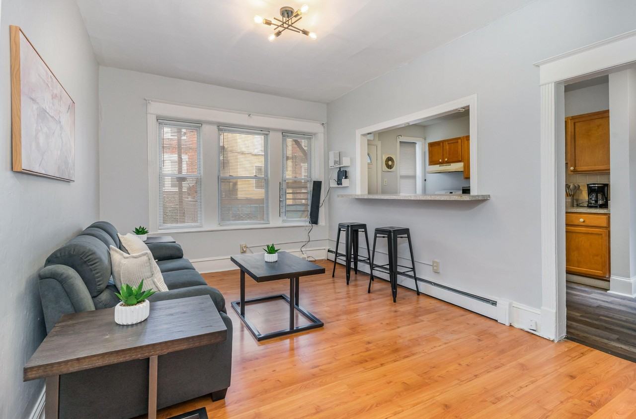 Walnut St - Photo 3 of 8