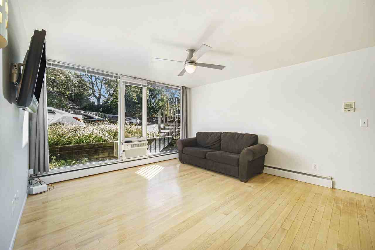 1531 Packard St #6 - Photo 3 of 17