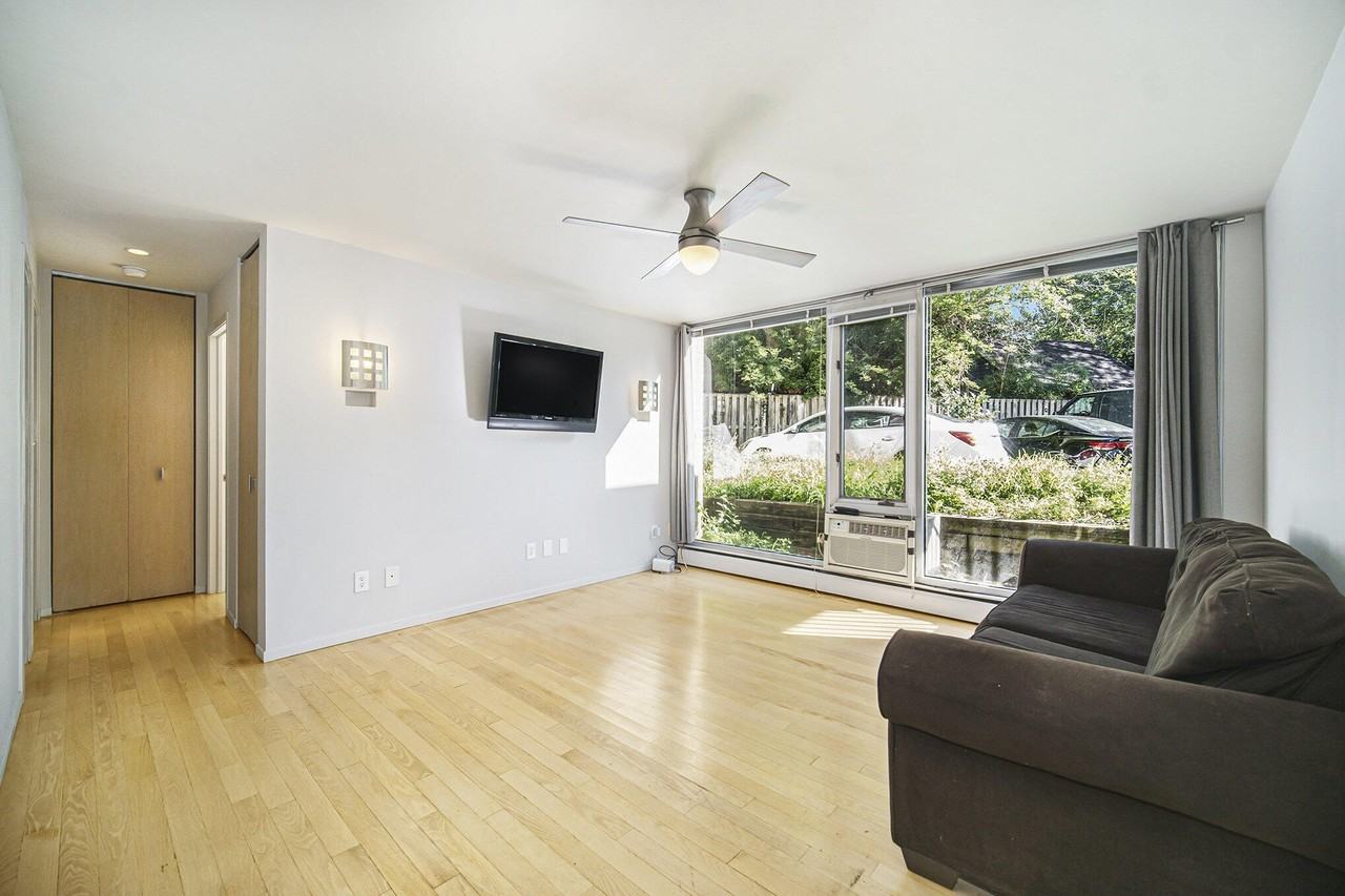 1531 Packard St #6 - Photo 4 of 17