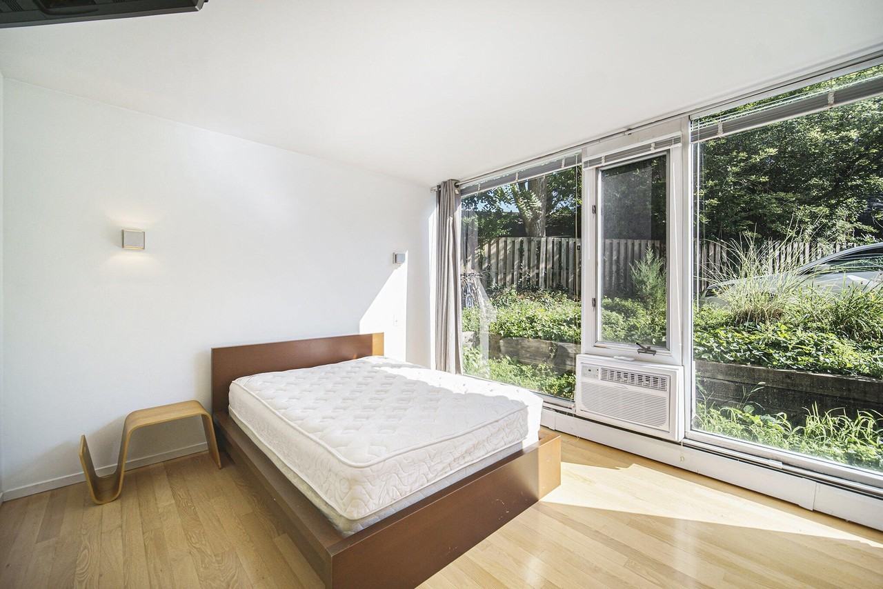 1531 Packard St #6 - Photo 6 of 17