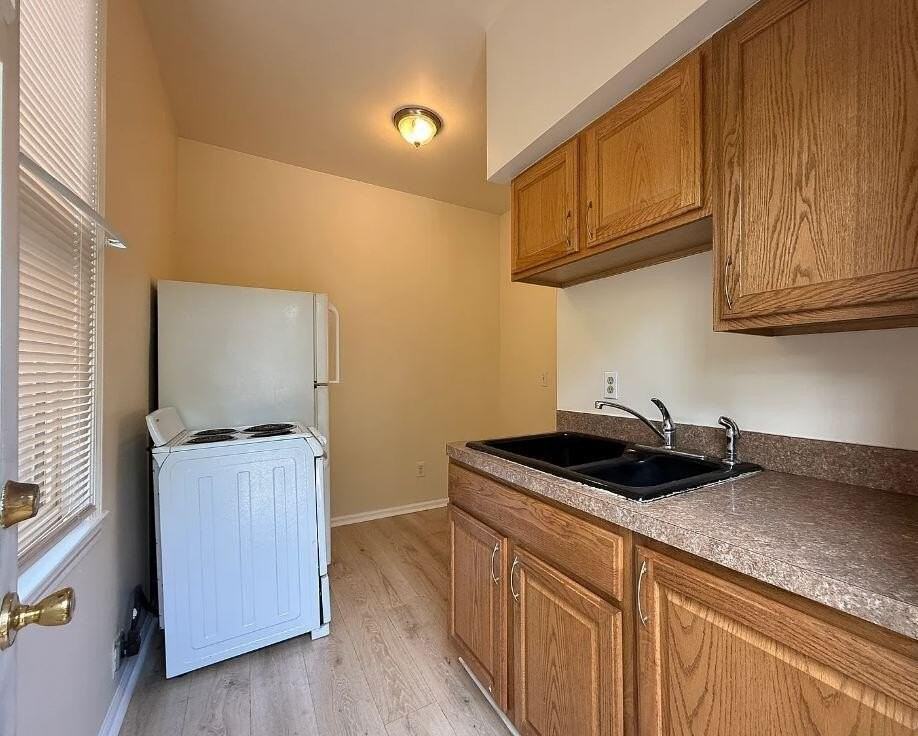 70 Holbrook St - Photo 6 of 12