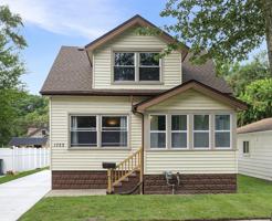 featured image of 1753 College St