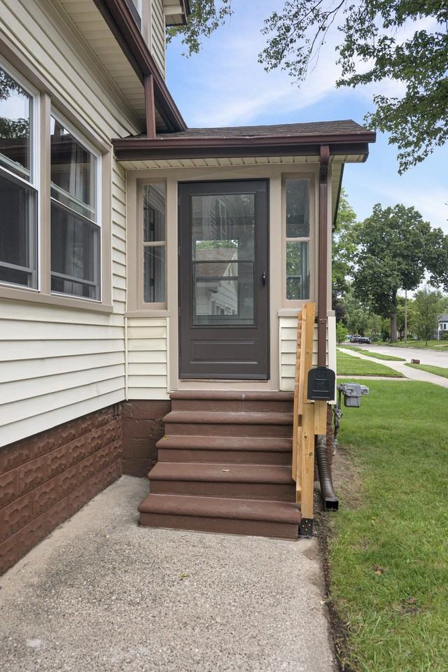 1753 College Street - Photo 2 of 27