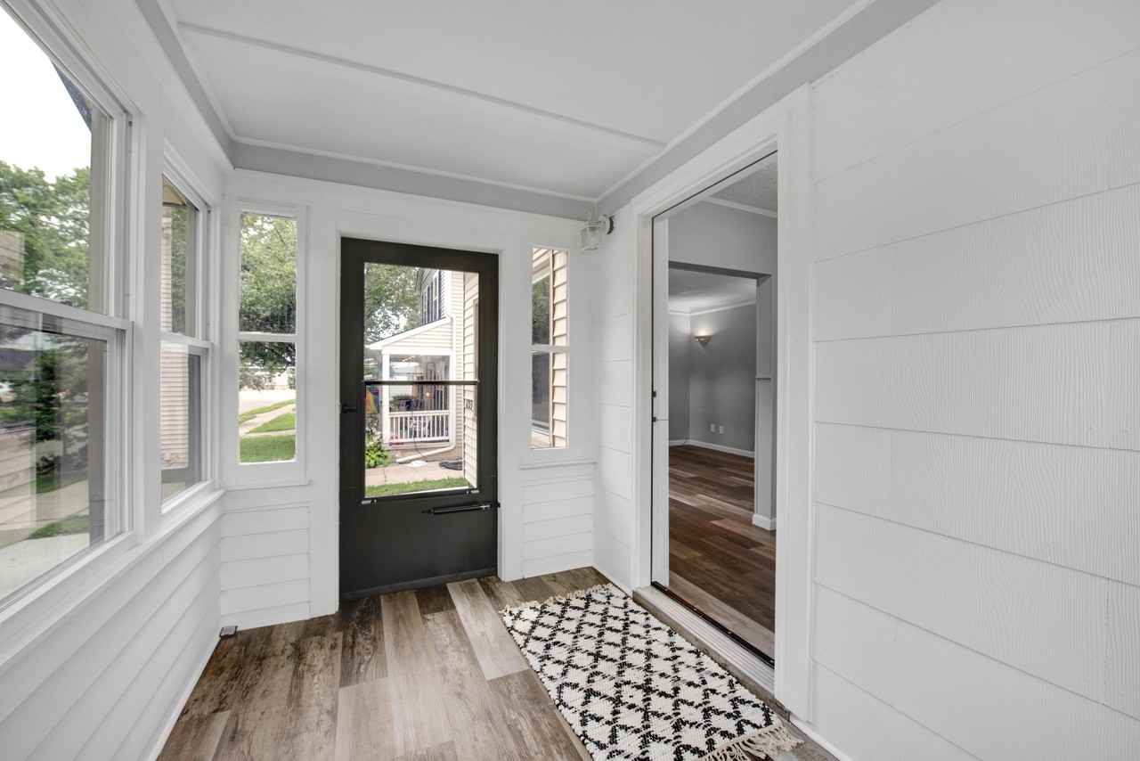 1753 College Street - Photo 3 of 27