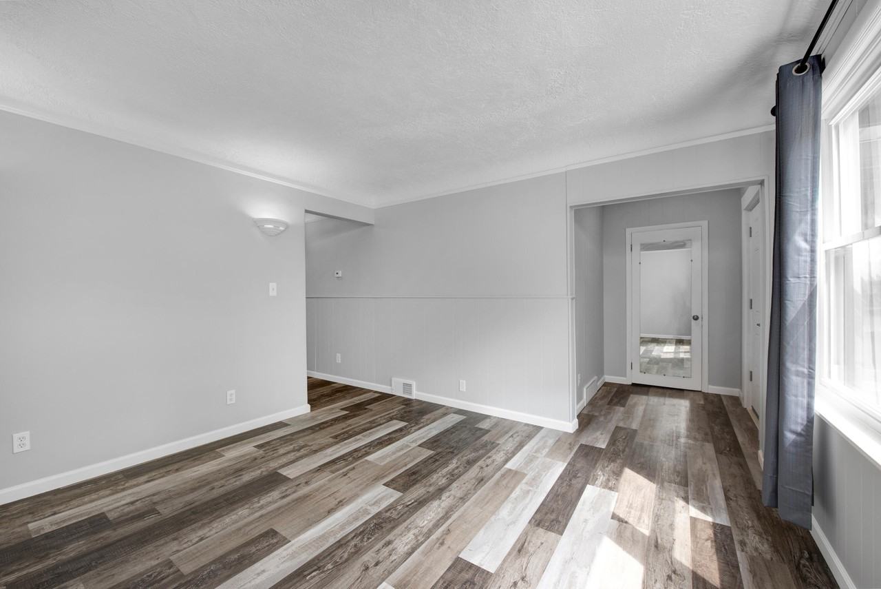 1753 College Street - Photo 5 of 27