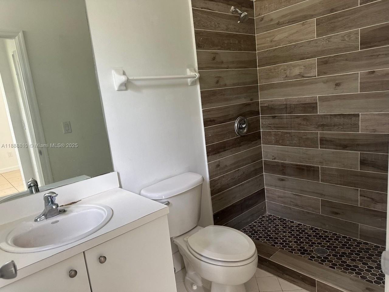 1490 Ne 33rd Ave #102-13 - Photo 5 of 11