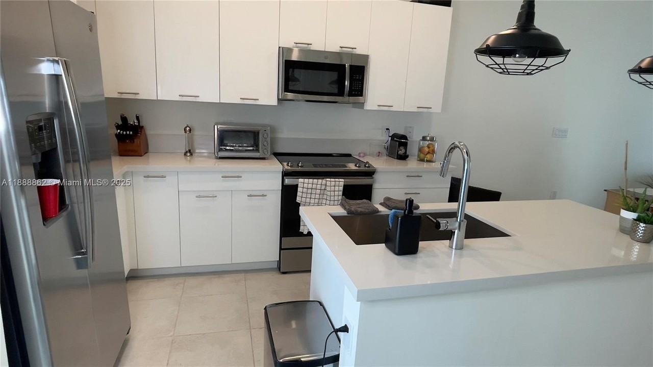 8363 Nw 41st St #A402