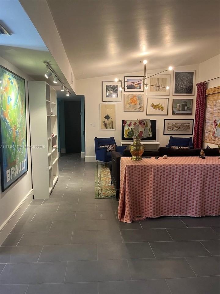 3220 Poinsettia Avenue #1 - Photo 5 of 37