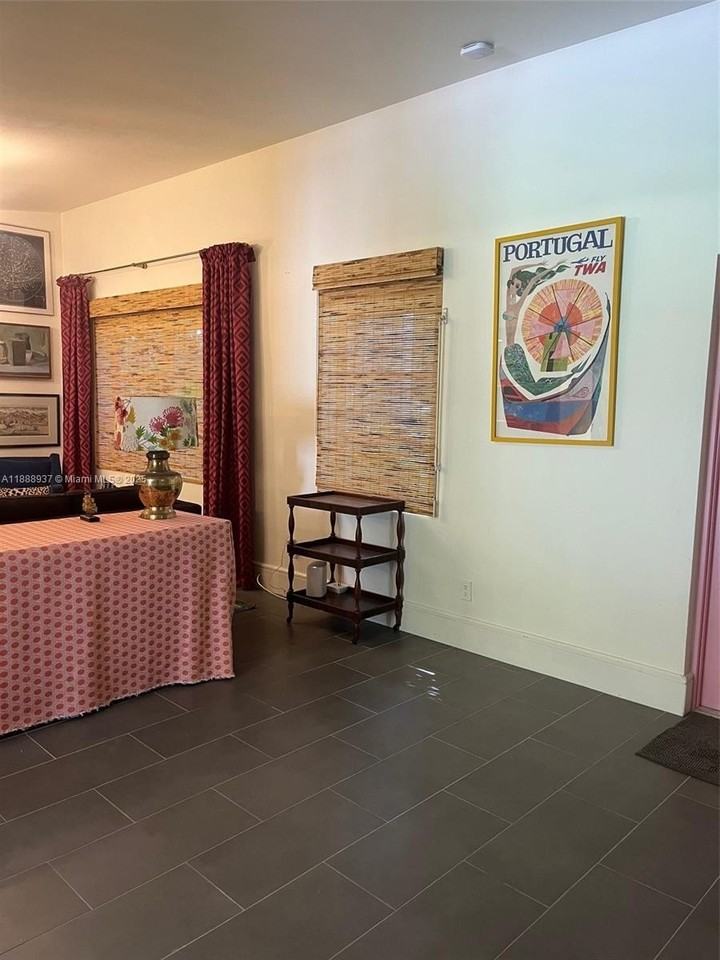 3220 Poinsettia Avenue #1 - Photo 7 of 37