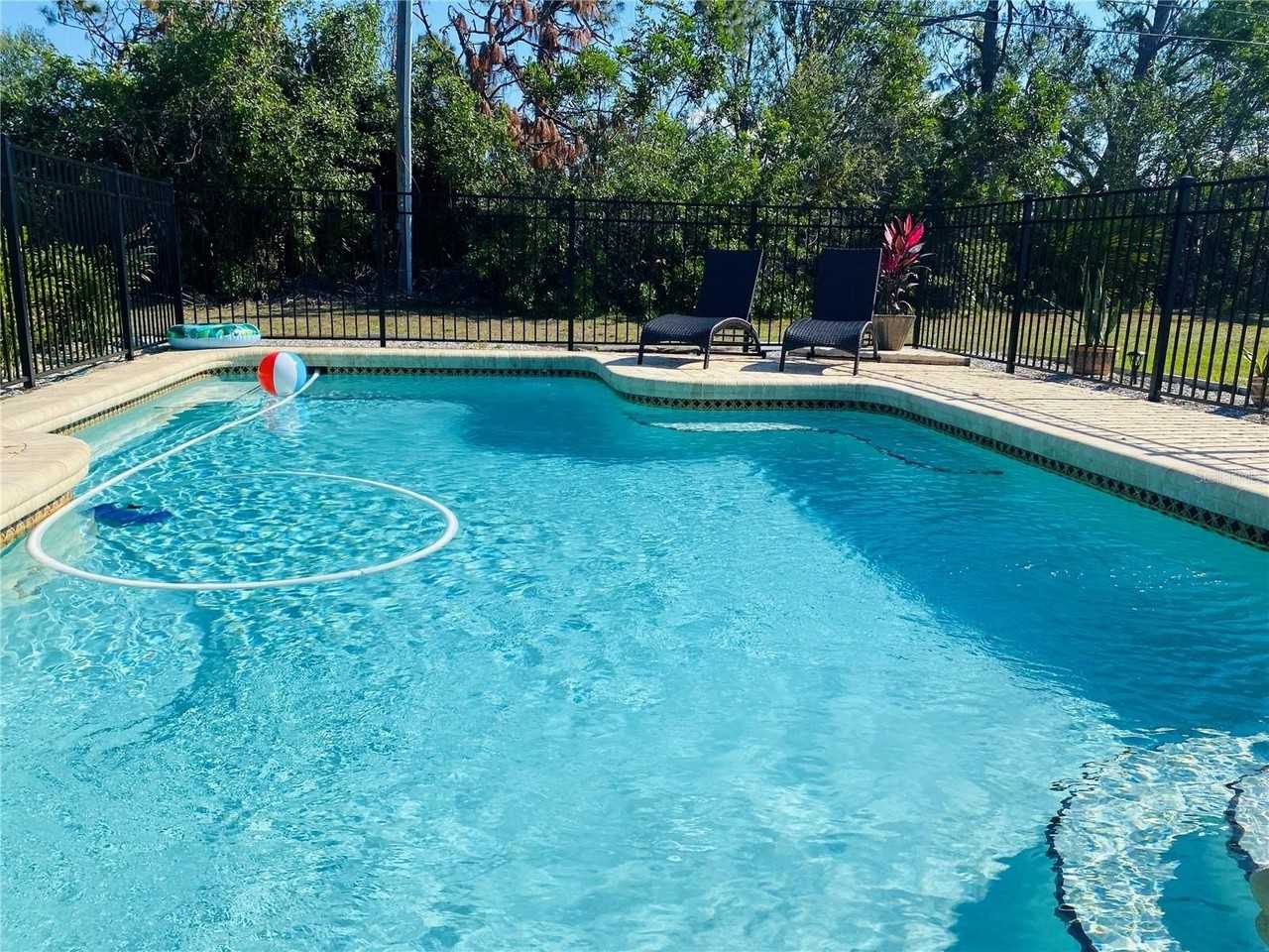 7234 Maguire Ln - Photo 2 of 18