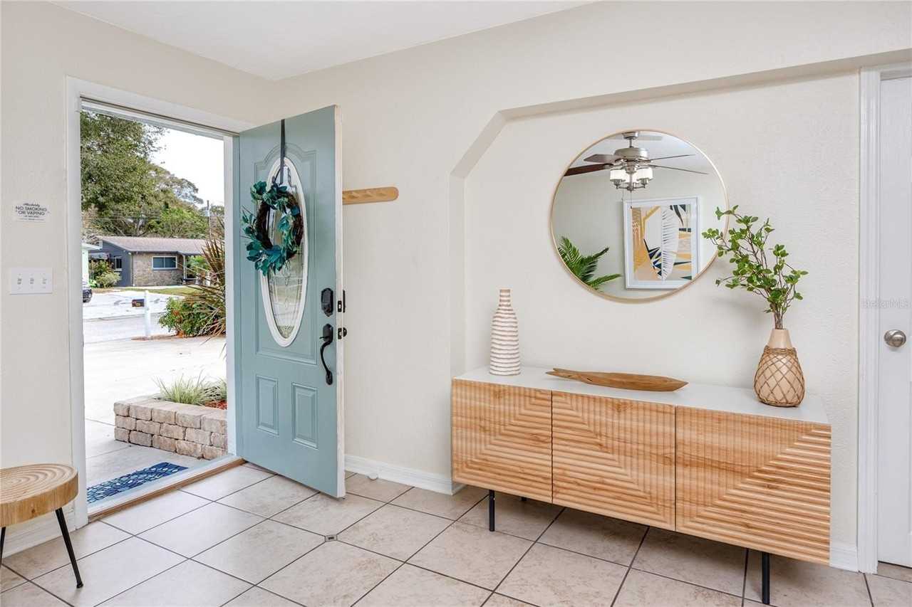 11254 116th St - Photo 3 of 36