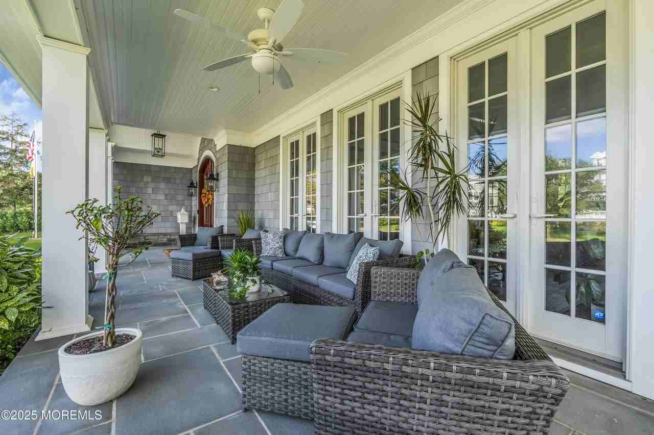 211 Lorraine Ave - Photo 2 of 17