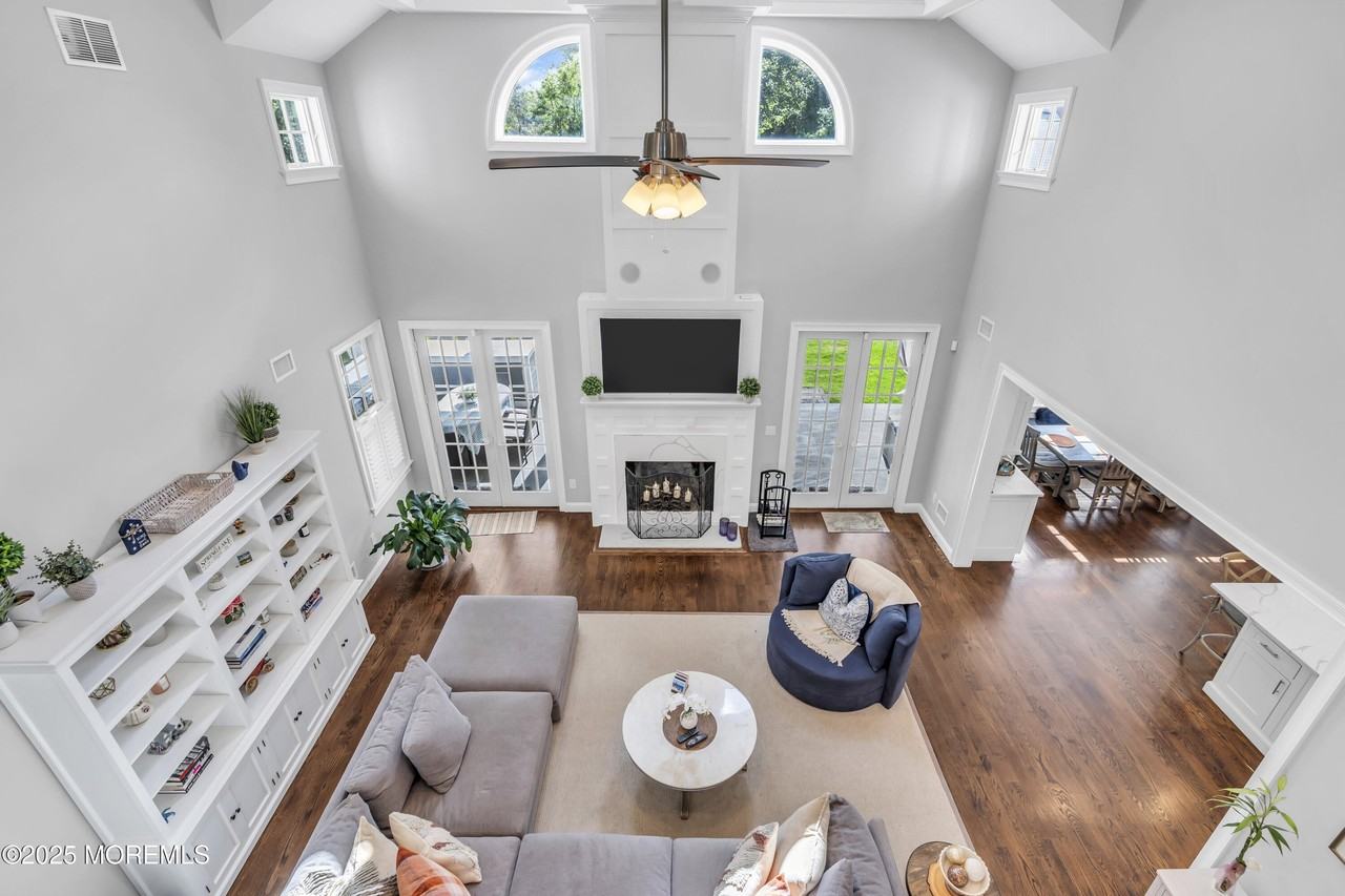 211 Lorraine Ave - Photo 3 of 17