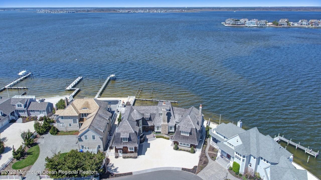 459 Normandy Drive - Photo 2 of 24