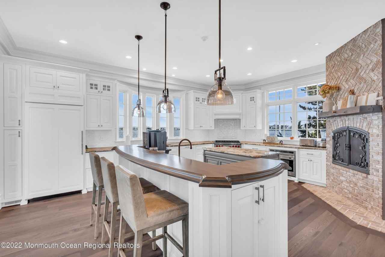 459 Normandy Drive - Photo 7 of 24