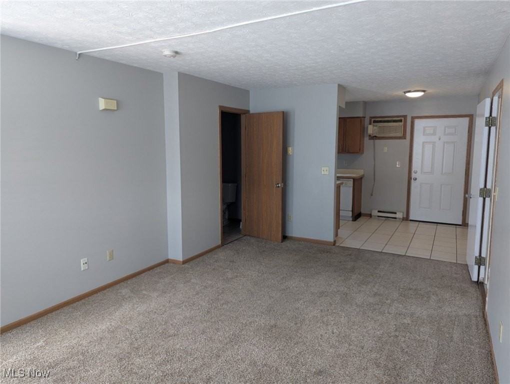 1588 E Summit St - Photo 2 of 22