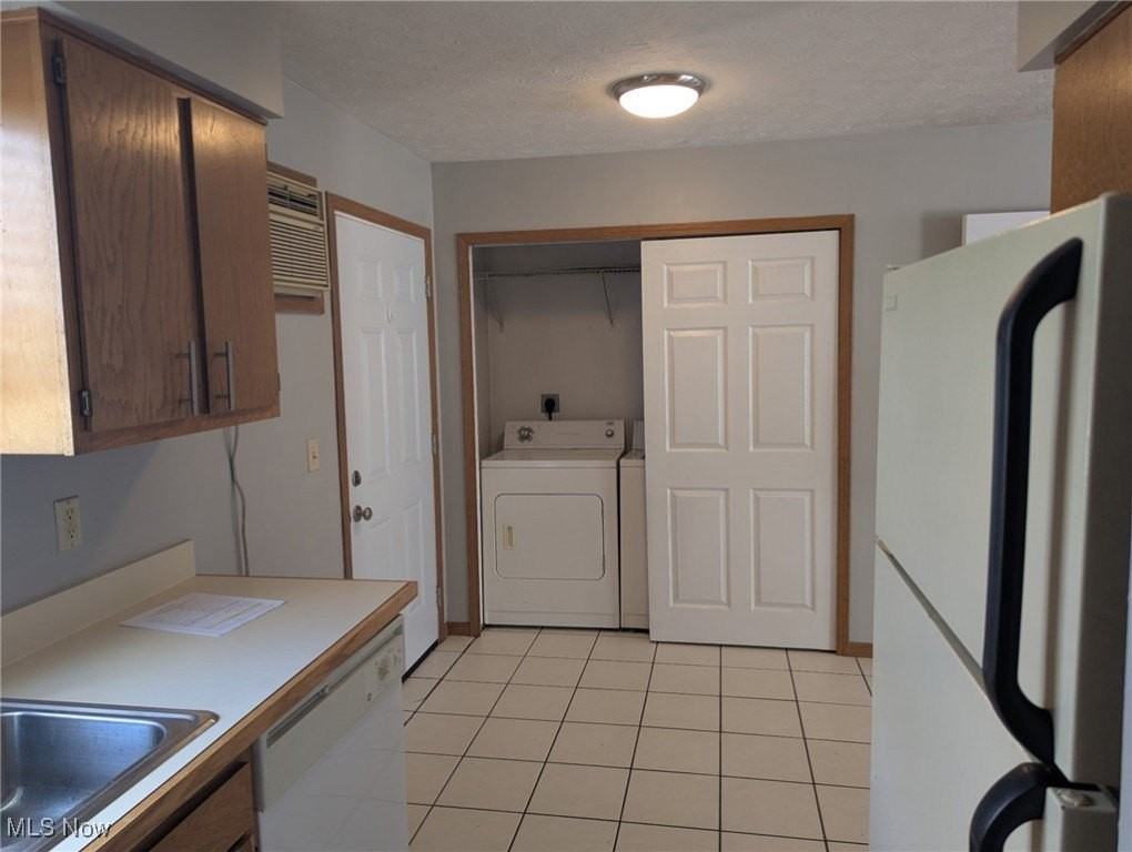 1588 E Summit St - Photo 4 of 22