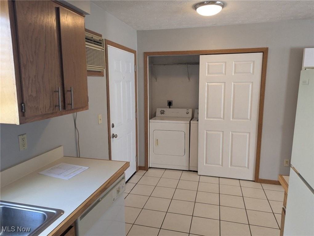 1588 E Summit St - Photo 5 of 22