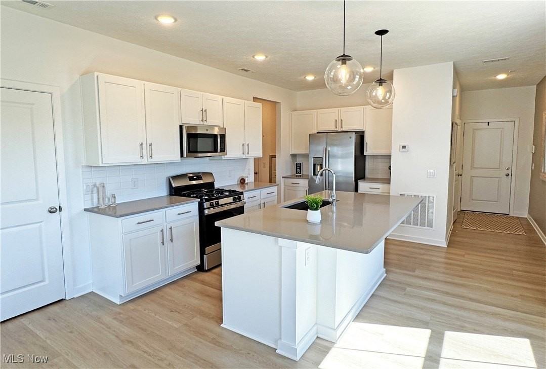 411 Honeycrisp Dr Ne - Photo 5 of 23