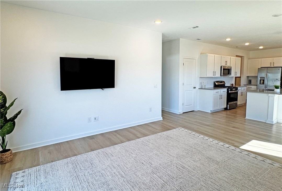 411 Honeycrisp Dr Ne - Photo 7 of 23