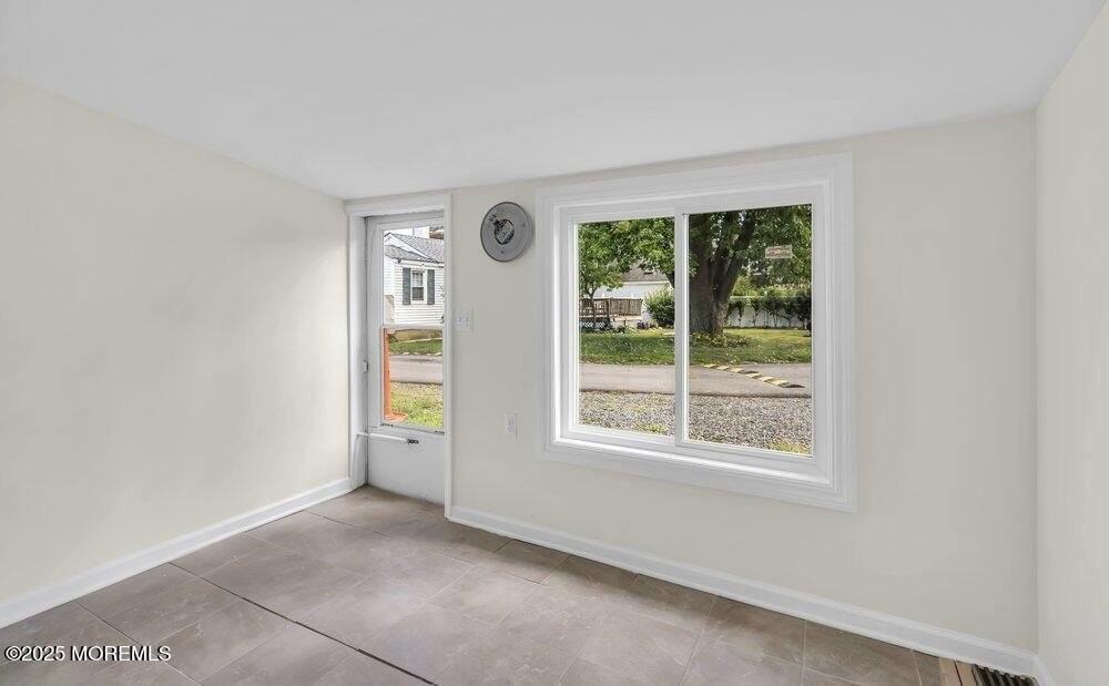 7 Gravelly Point Rd - Photo 6 of 14