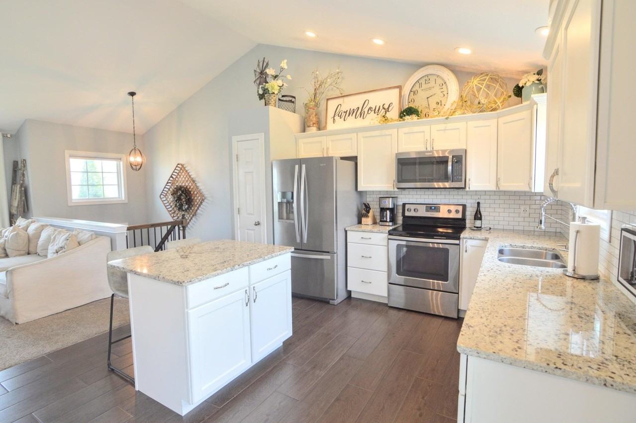 226 Veneto Dr - Photo 3 of 47