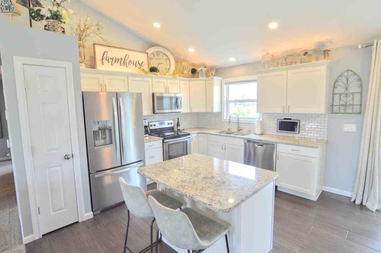 226 Veneto Dr - Photo 7 of 47