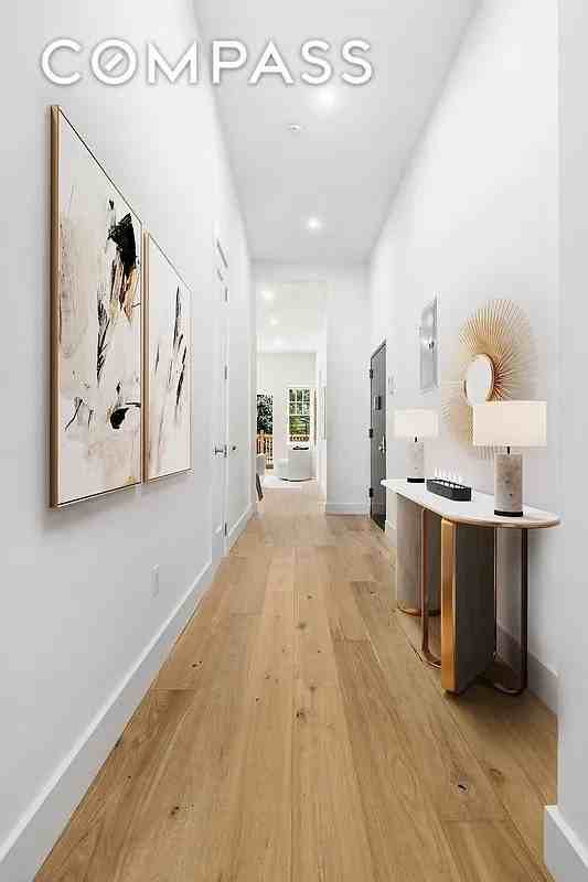 309 Henry St - Photo 5 of 10