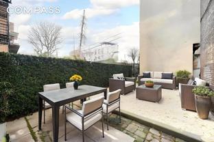 53 3rd St #1R - Photo 1 of 1