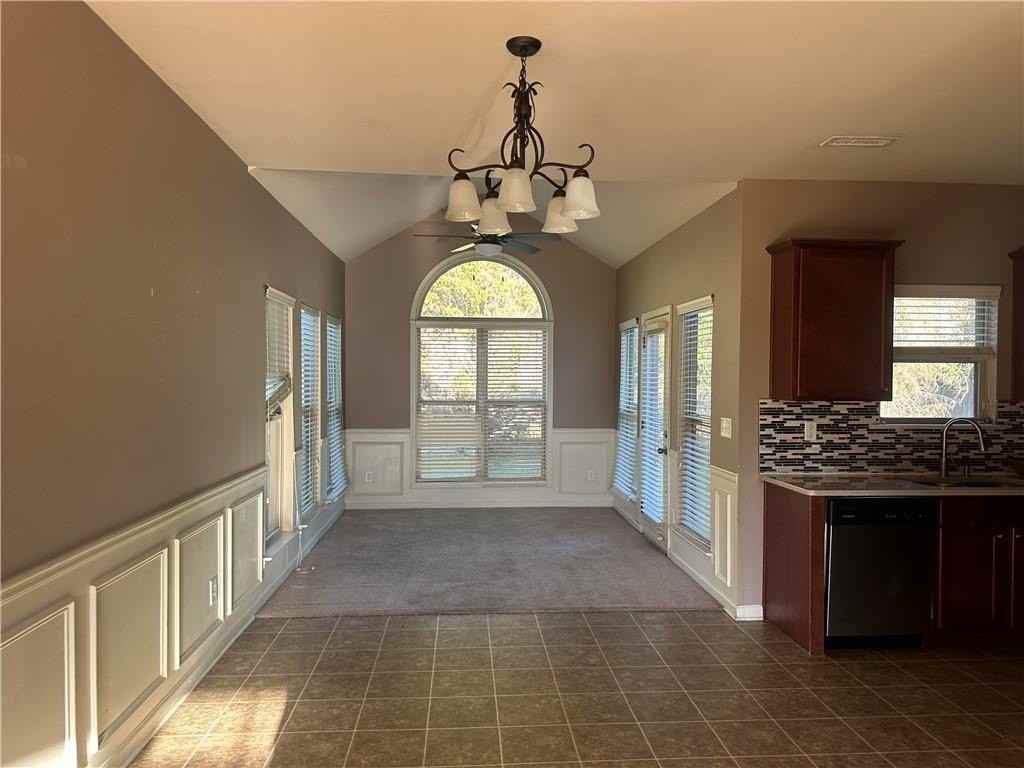 17 Churchhill Dr - Photo 2 of 22