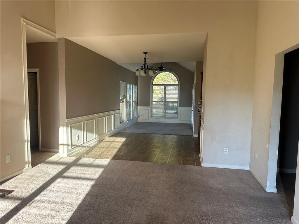 17 Churchhill Dr - Photo 6 of 22