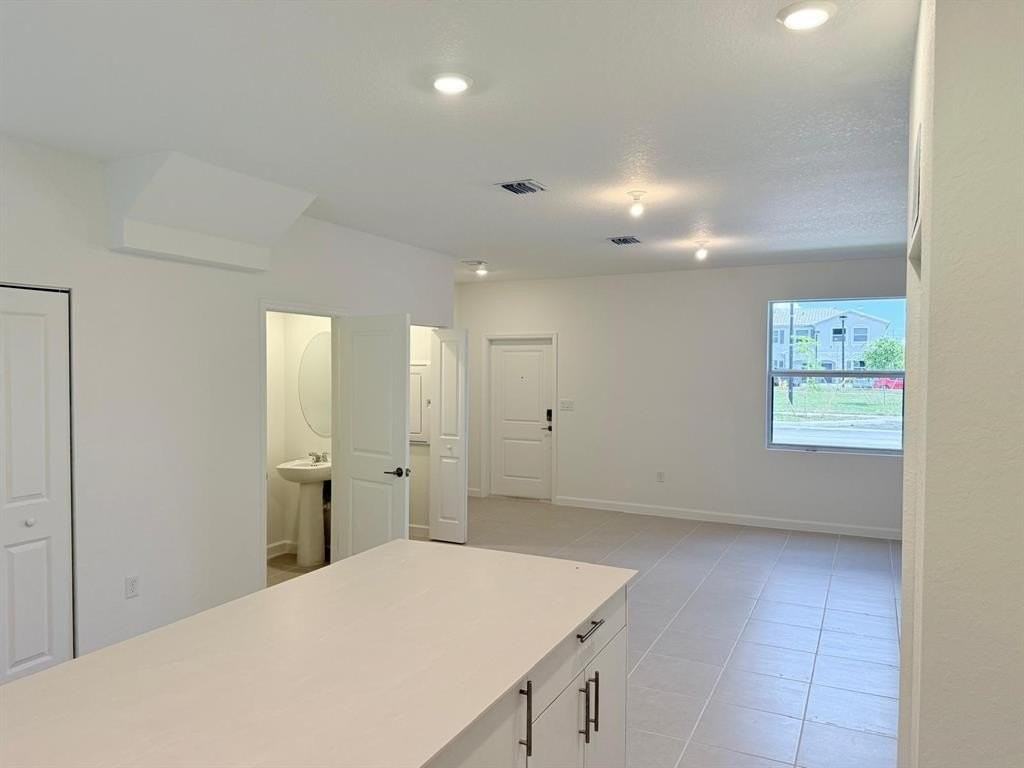 154 Nw 10th St - Photo 3 of 24