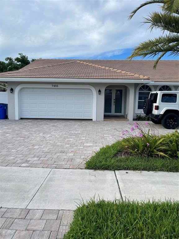 7485 Royal Palm Blvd - Photo 3 of 22
