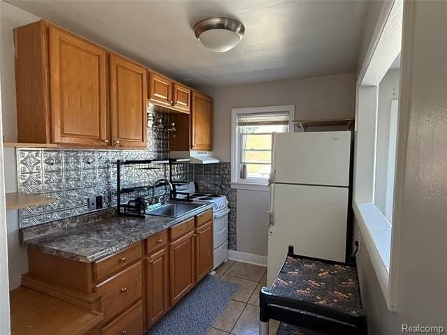 443 Poplar St - Photo 2 of 5