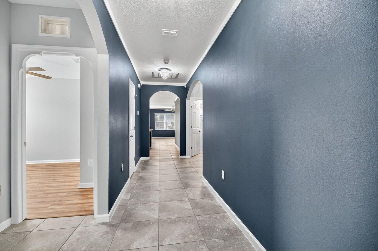 280 Falls Church St Sw - Photo 3 of 47