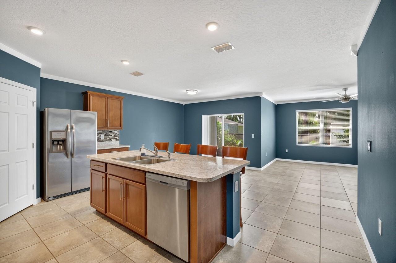 280 Falls Church St Sw - Photo 5 of 47