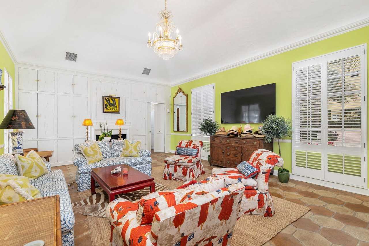 417 Peruvian Ave #1 - Photo 5 of 21