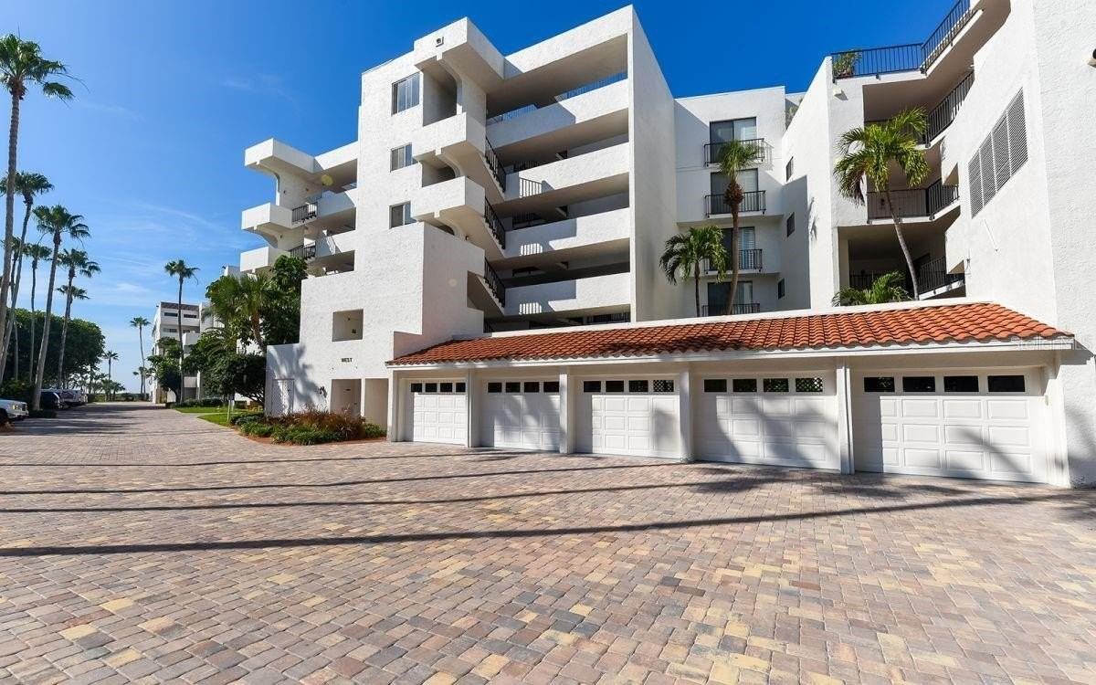 1485 Gulf Of Mexico Dr #109 - Photo 3 of 50