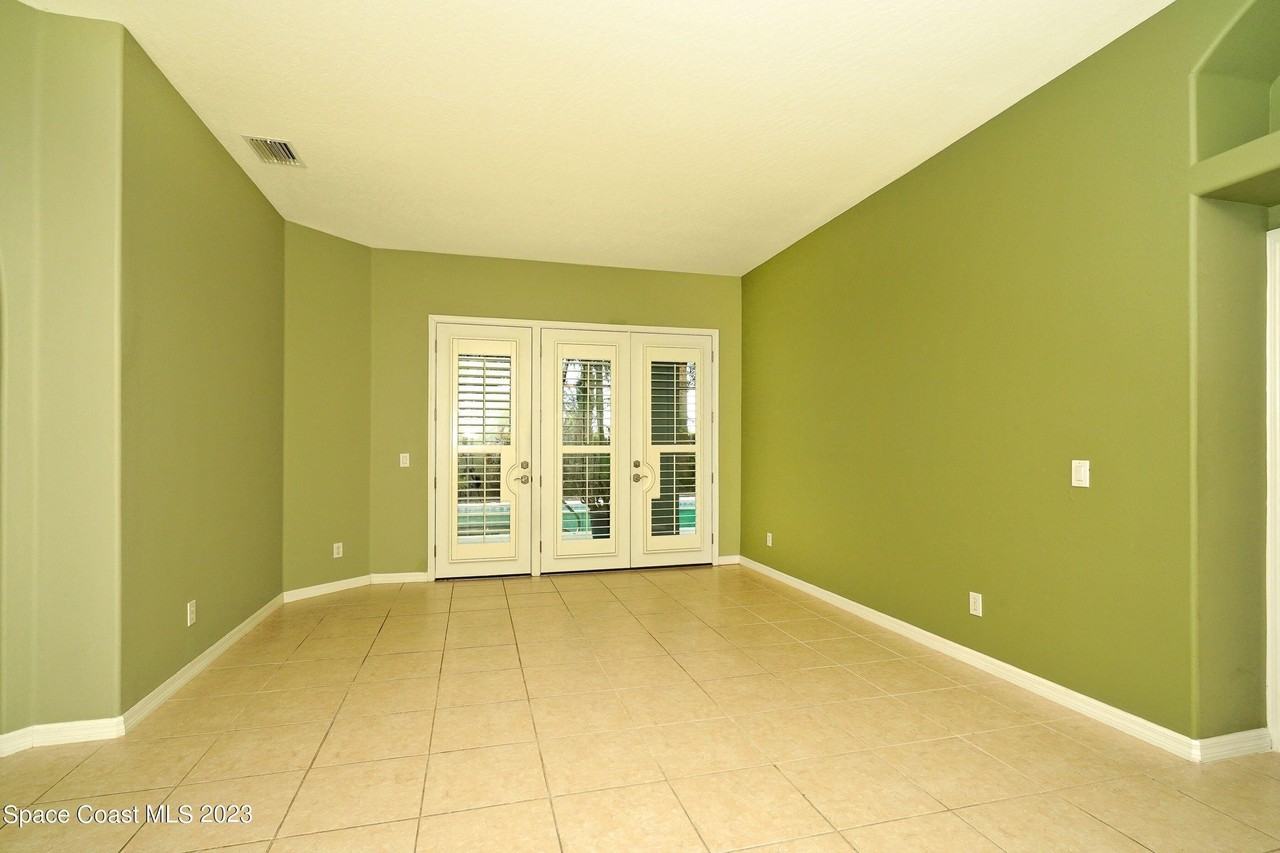 1521 Wilmington Dr - Photo 2 of 24