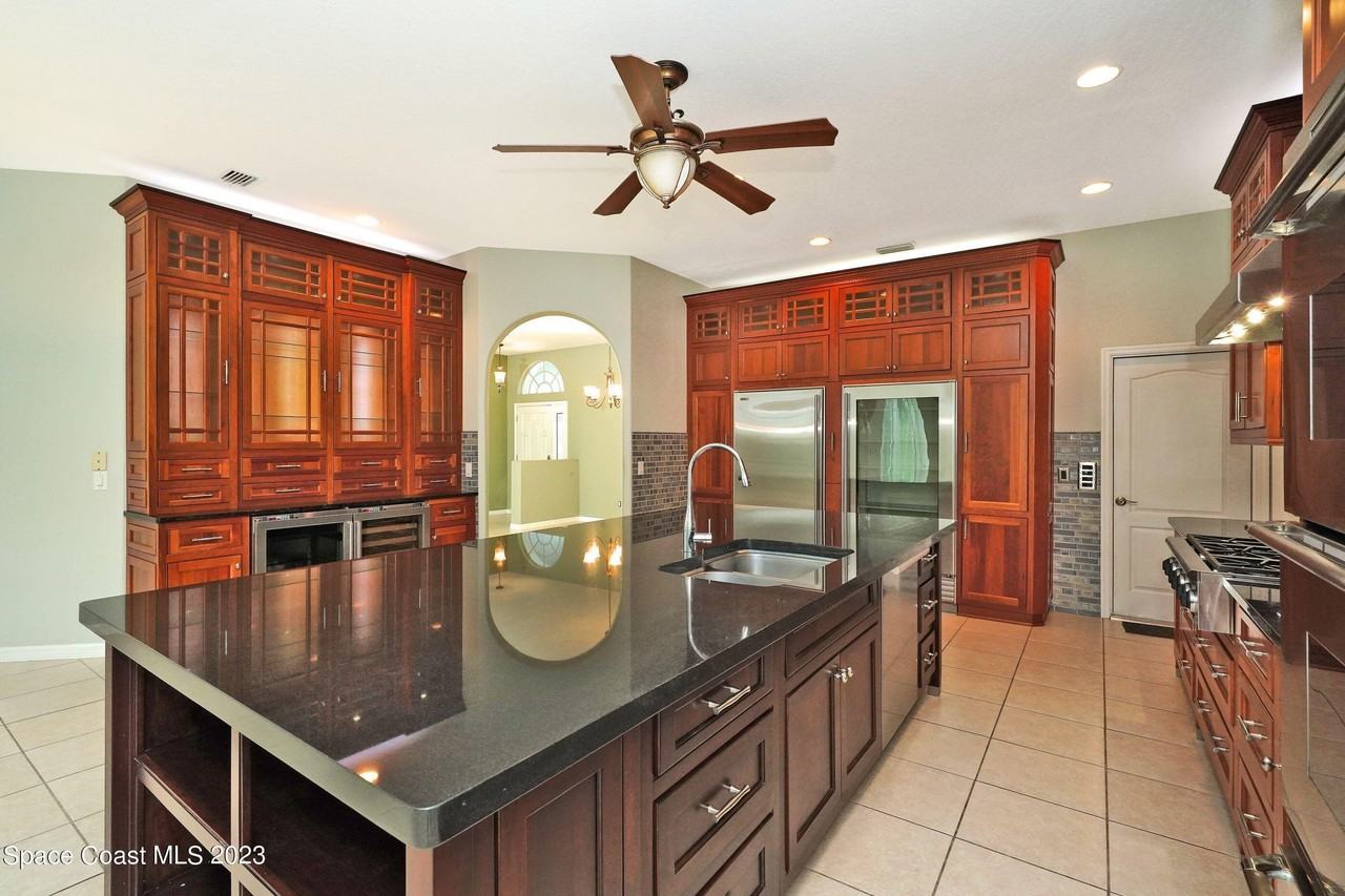 1521 Wilmington Dr - Photo 4 of 24