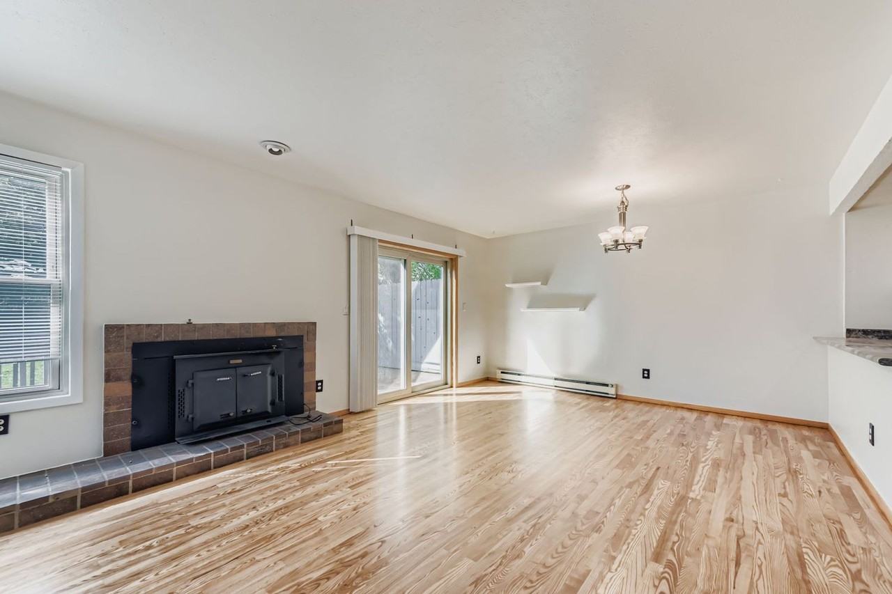 3153 Eastwood Ct - Photo 2 of 13