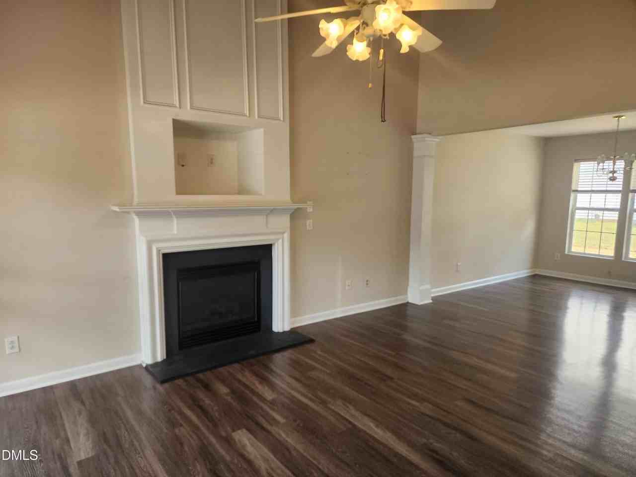 4820 Loganshire Ln - Photo 3 of 17