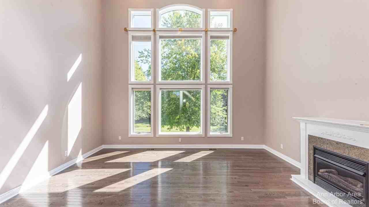 1819 Brookview Dr - Photo 6 of 45