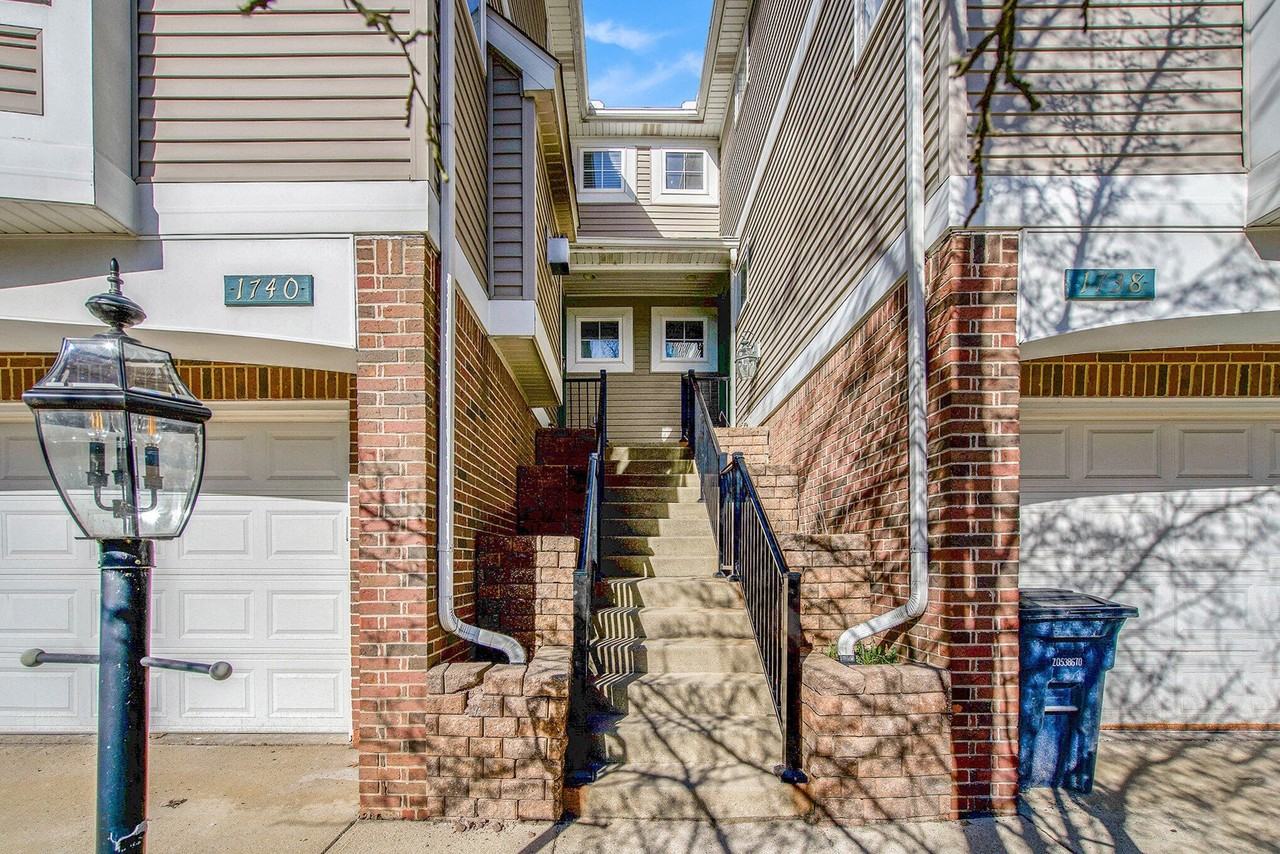 1740 S Maple Rd - Photo 3 of 35